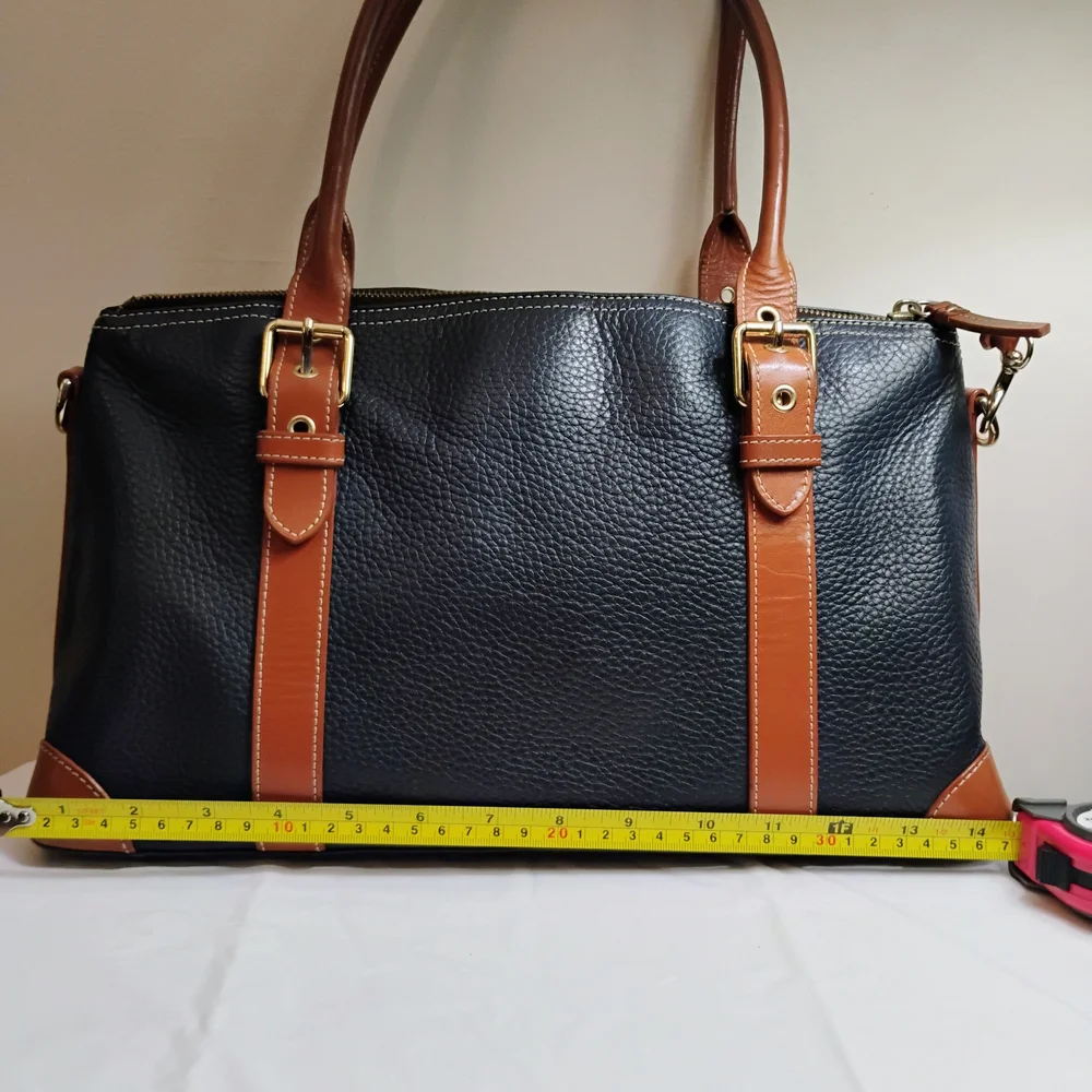 Chic Black and Tan Shoulder Bag - Picture 3 of 12